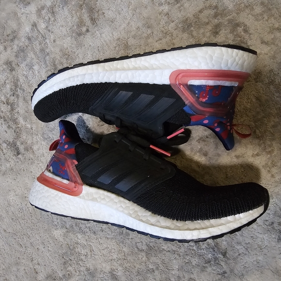 Adidas Ultra Boost - Picture 2 of 3